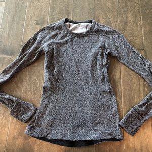 Like new lululemon long sleeve top